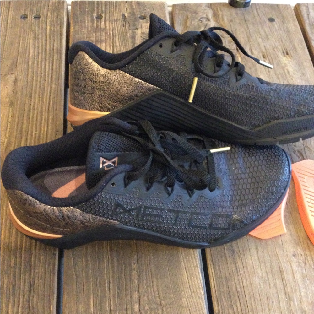 Nike Women’s Metcon 5 Black Rose Gold Size 7